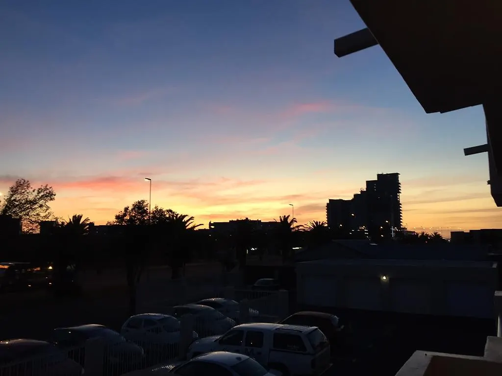 10 South Views Apartment Bloubergstrand